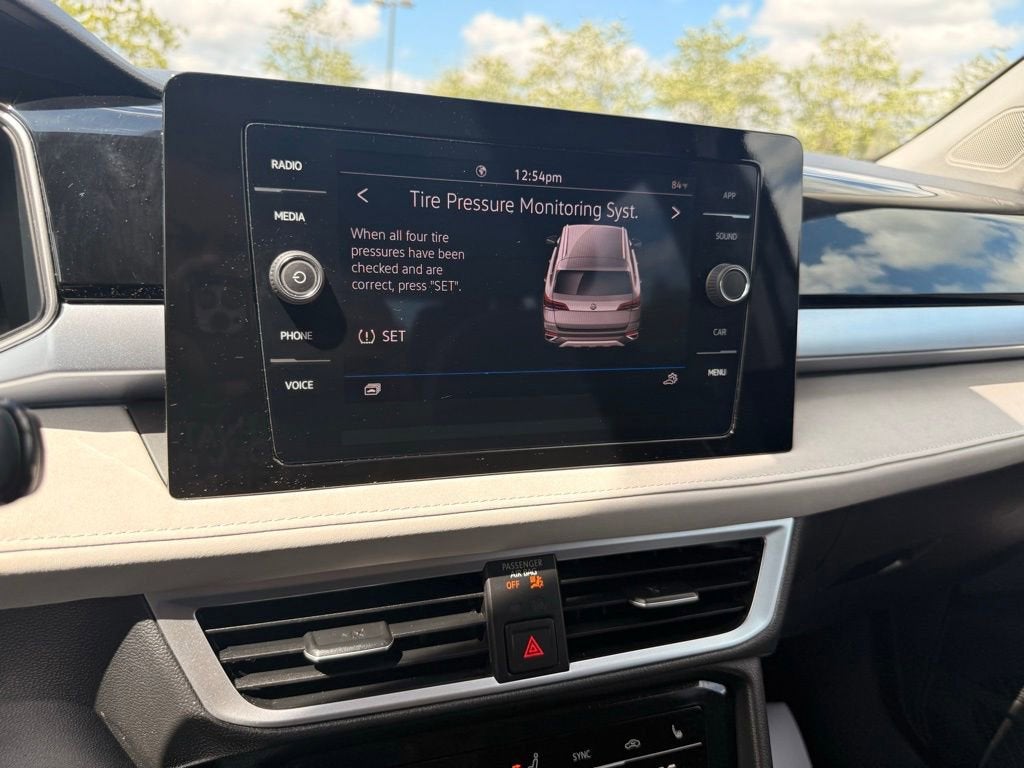 2025 Volkswagen Taos SE