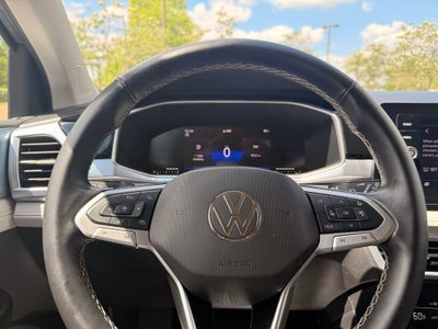 2025 Volkswagen Taos SE