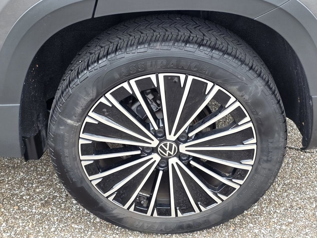 2025 Volkswagen Taos 1.5T SE