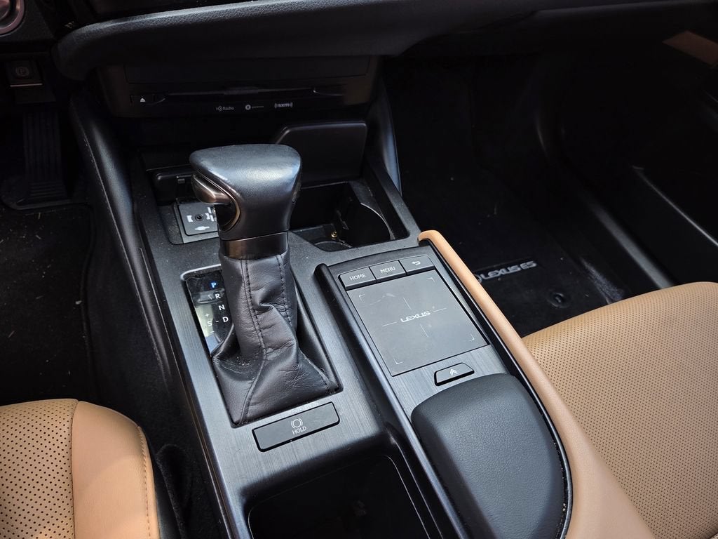 2022 Lexus ES 350 - Photo 13