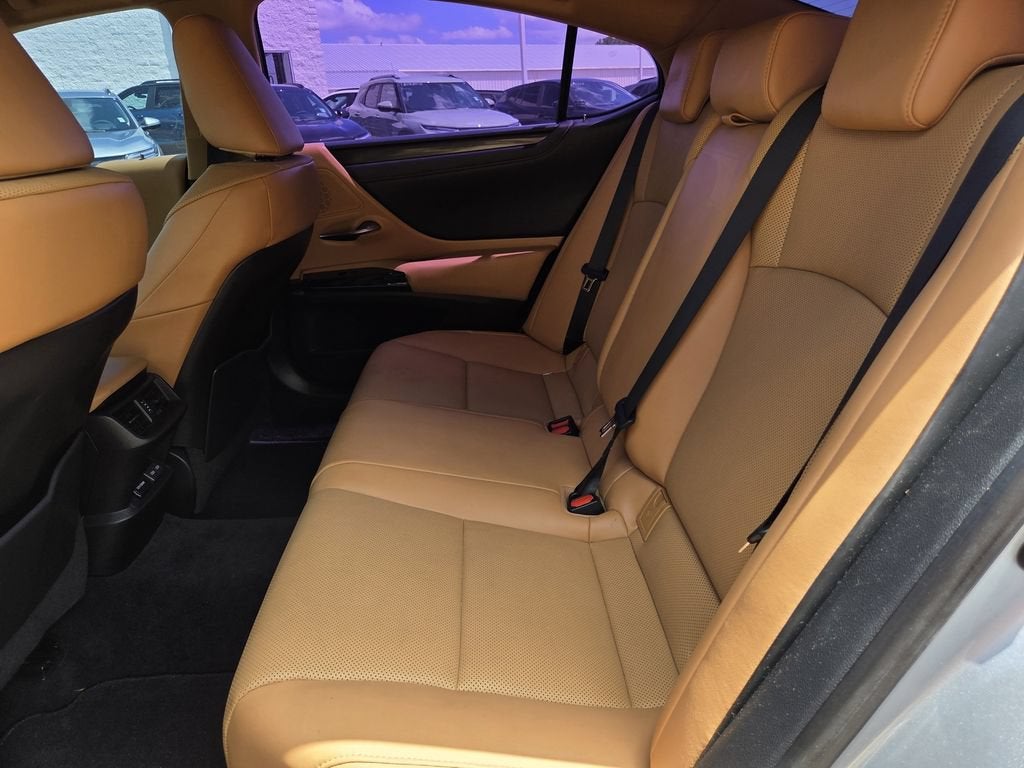 2022 Lexus ES 350 - Photo 20