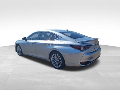 2022 Lexus ES 300h Ultra Luxury
