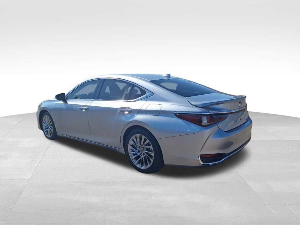 2022 Lexus ES 300h Ultra Luxury