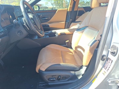 2022 Lexus ES 300h Ultra Luxury