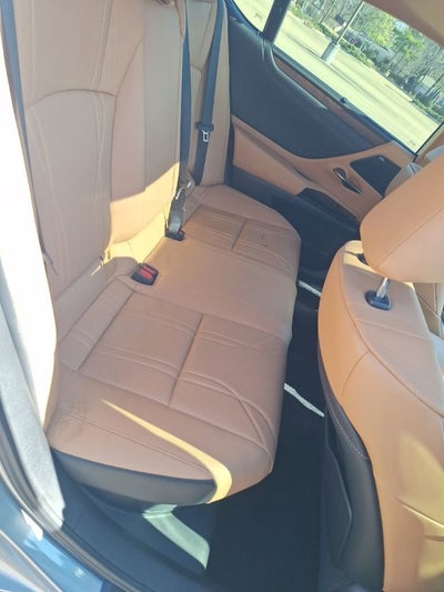 2022 Lexus ES 300h Ultra Luxury