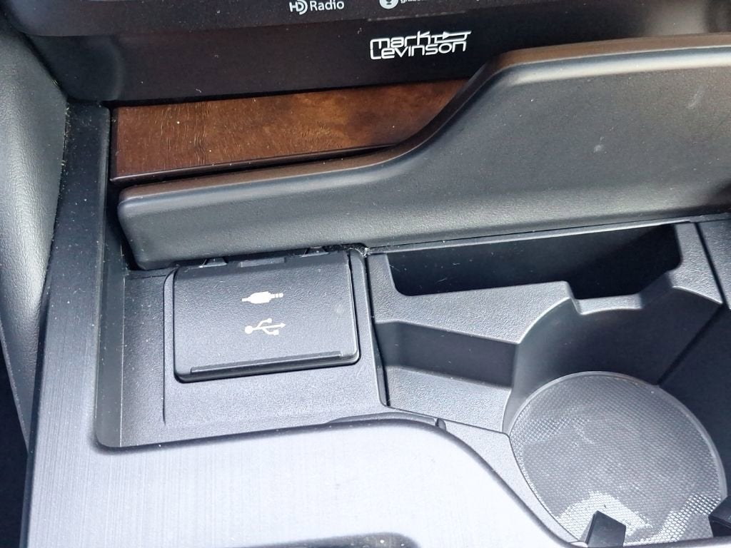 2022 Lexus ES 300h Ultra Luxury