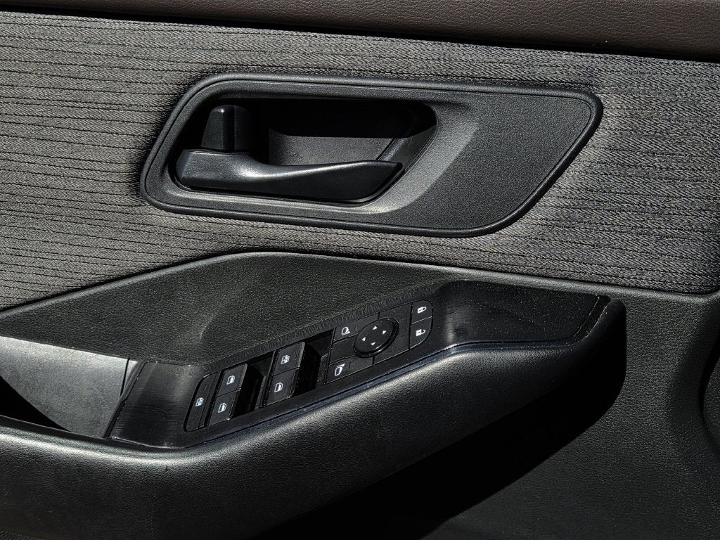 2023 Nissan Rogue S FWD