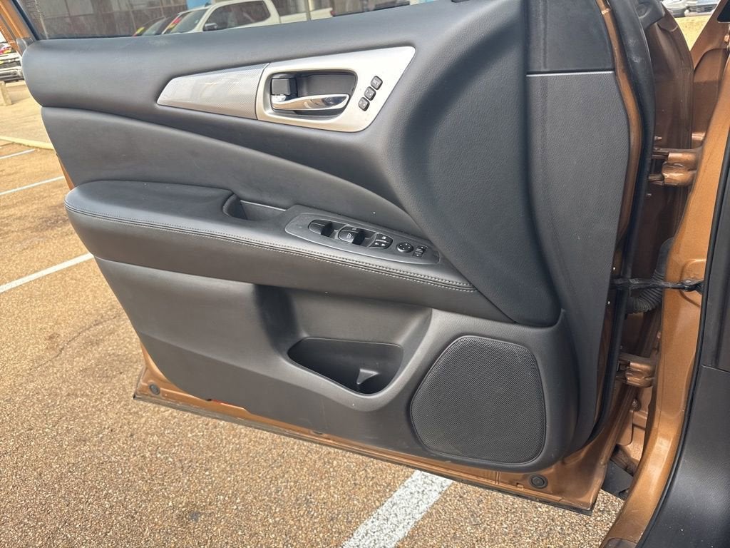 2017 Nissan Pathfinder SL