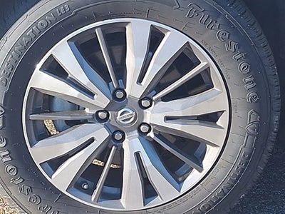 2017 Nissan Pathfinder SL