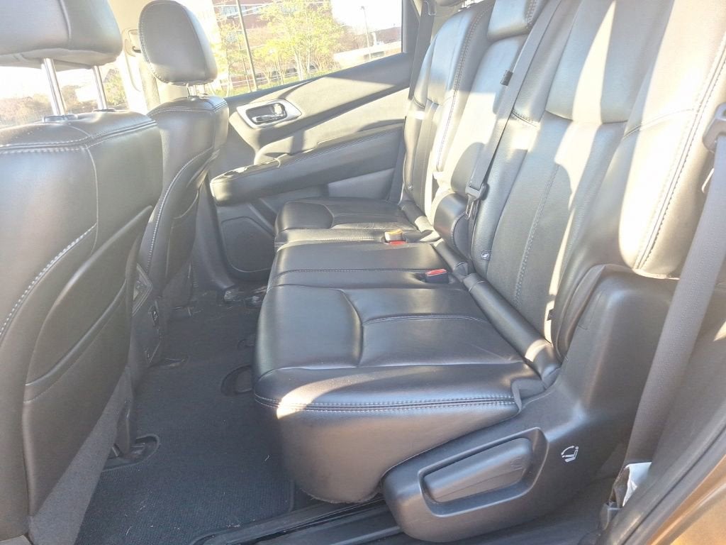 2017 Nissan Pathfinder SL