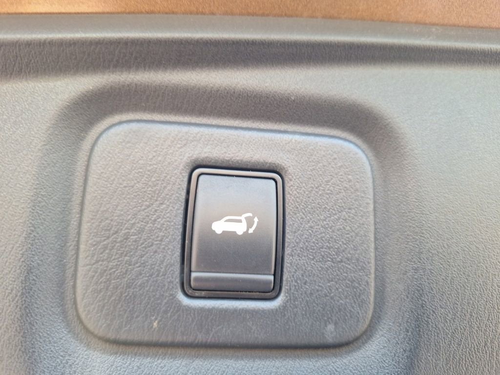 2017 Nissan Pathfinder SL