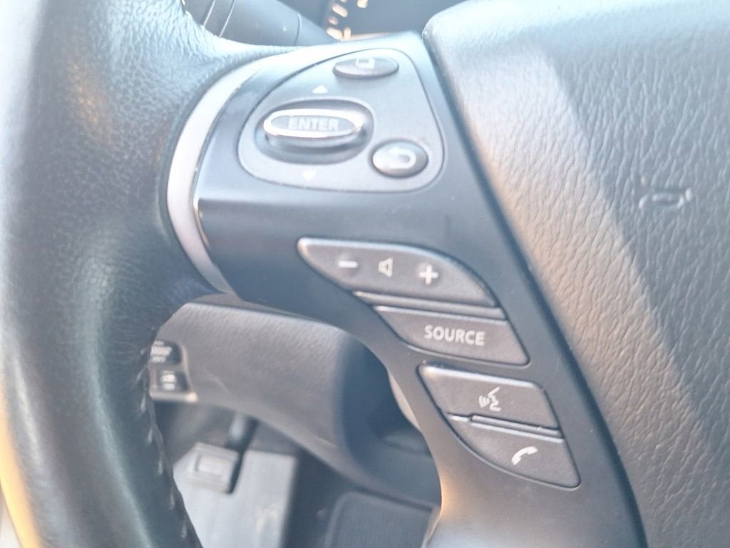 2017 Nissan Pathfinder SL