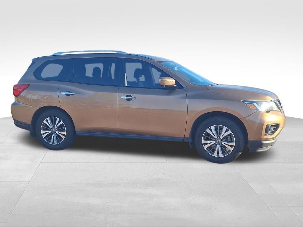 2017 Nissan Pathfinder SL