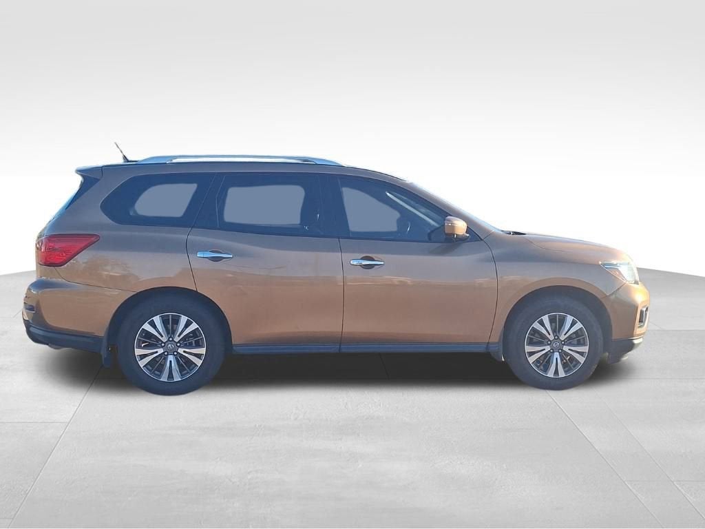 2017 Nissan Pathfinder SL