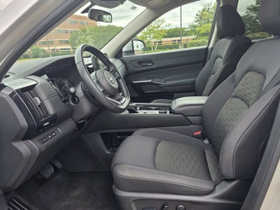 2025 Nissan Pathfinder SV 4WD