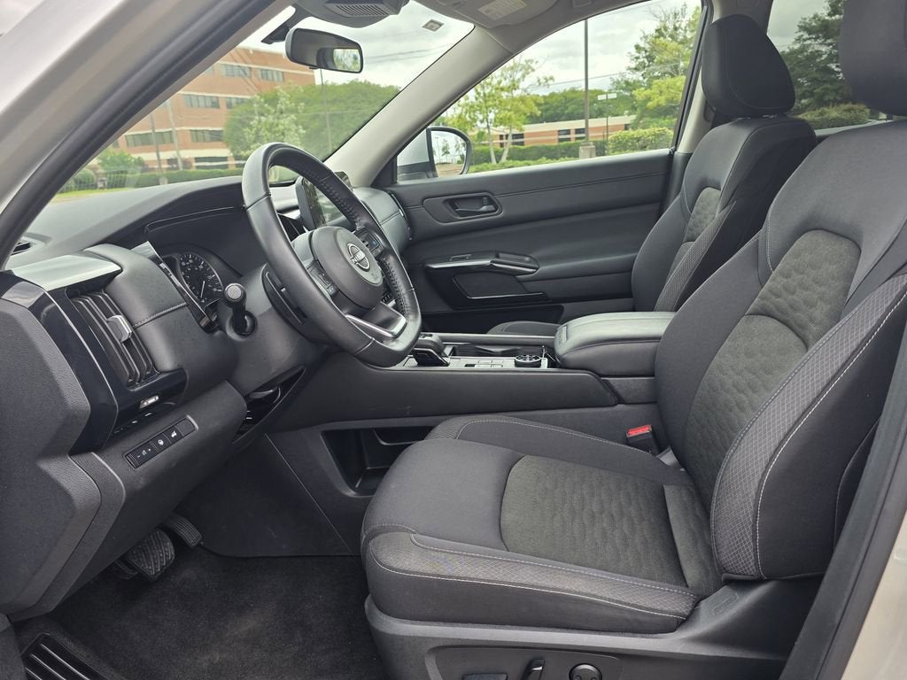 2025 Nissan Pathfinder SV 4WD