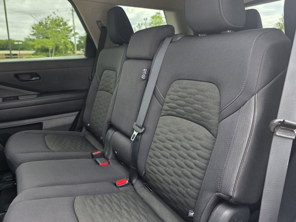 2025 Nissan Pathfinder SV 4WD