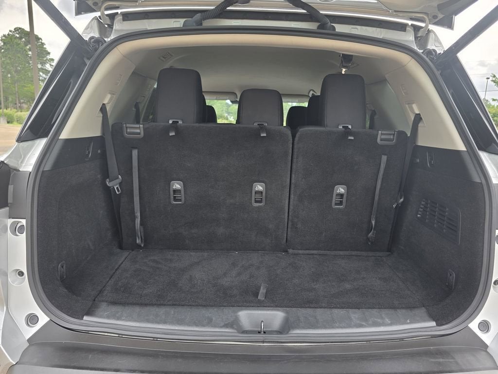 2025 Nissan Pathfinder SV 4WD