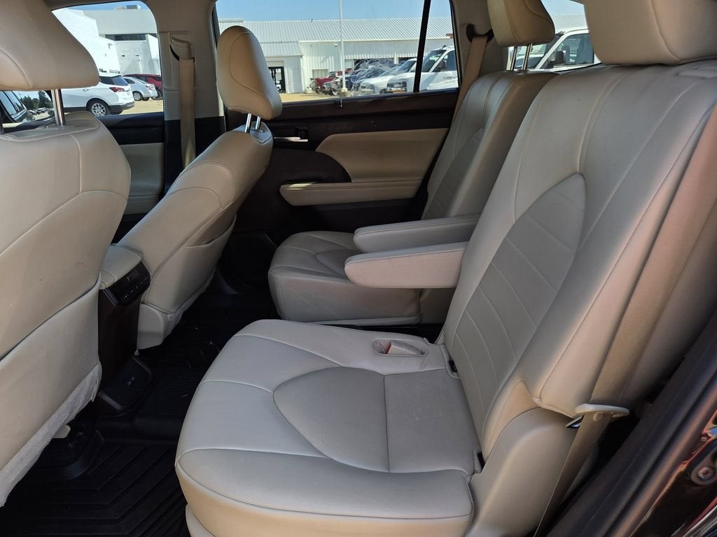 2022 Toyota Highlander XLE