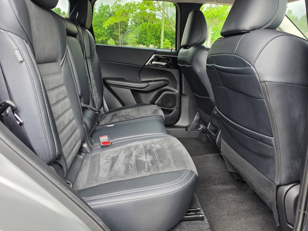 2024 Mitsubishi Outlander SE