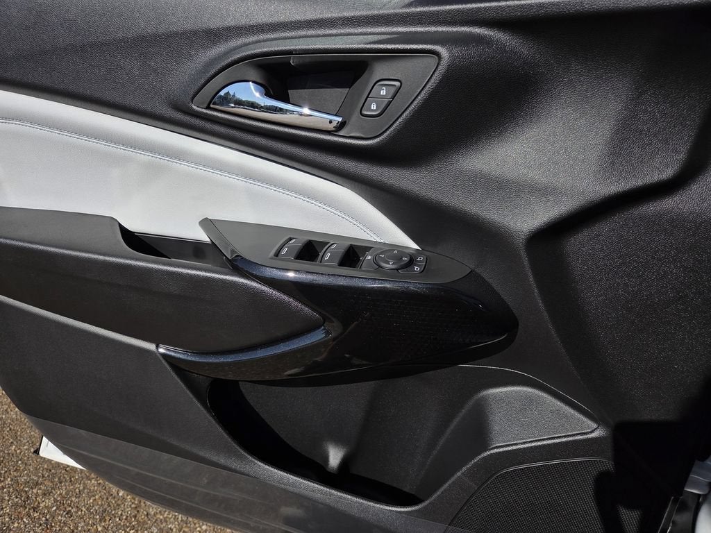 2026 Chevrolet Trax LT - Photo 17