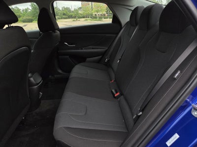 2025 Hyundai Elantra SE