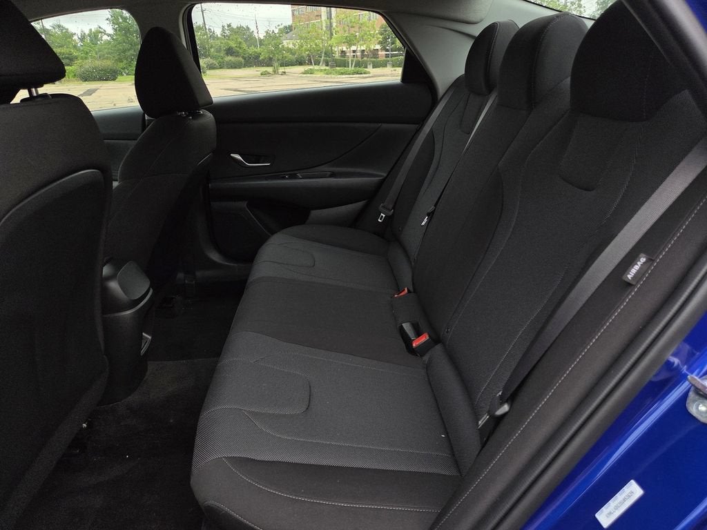 2025 Hyundai Elantra SE