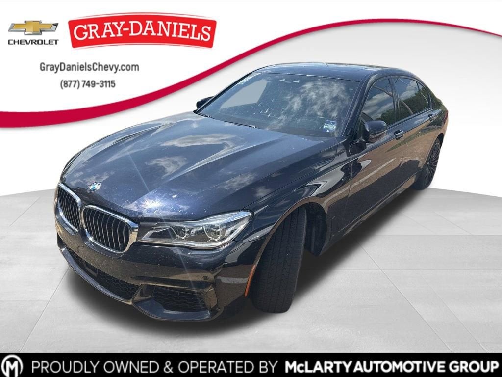 2019 BMW 7 Series 750i's photo